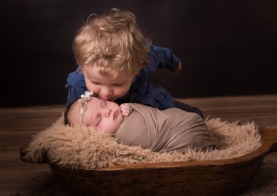 sibling newborn photos